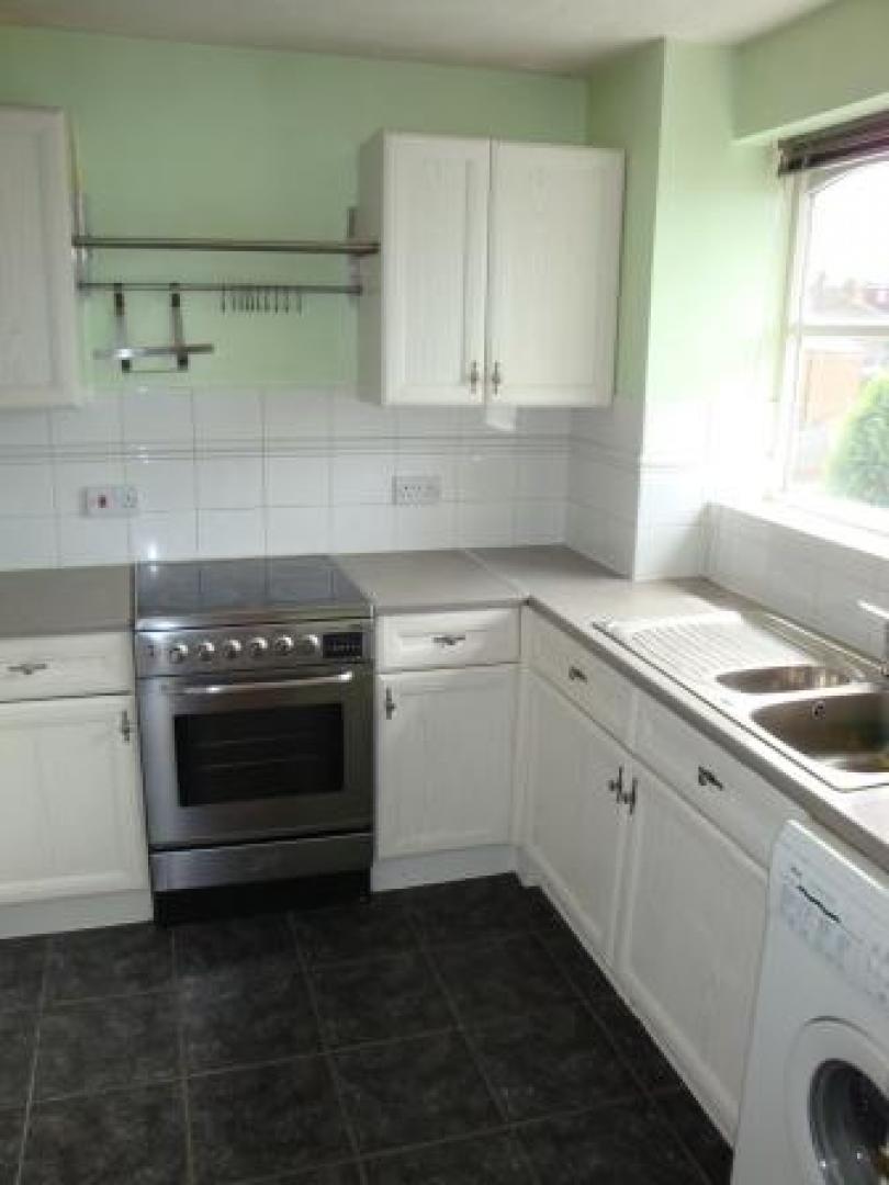 			NEW INSTRUCTION, 2 Bedroom, 1 bath, 1 reception Flat			 Lucas Gardens, EAST FINCHLEY